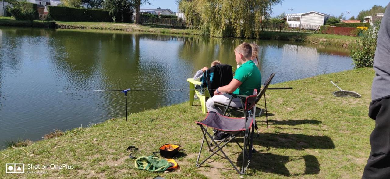 Camping La Garenne De Moncourt Rue  Exteriér fotografie
