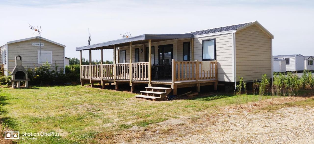 Camping La Garenne De Moncourt Rue  Exteriér fotografie
