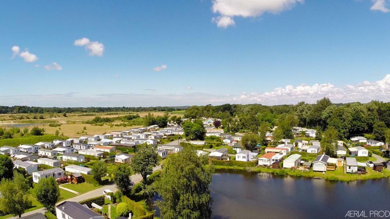 Camping La Garenne De Moncourt Rue  Exteriér fotografie