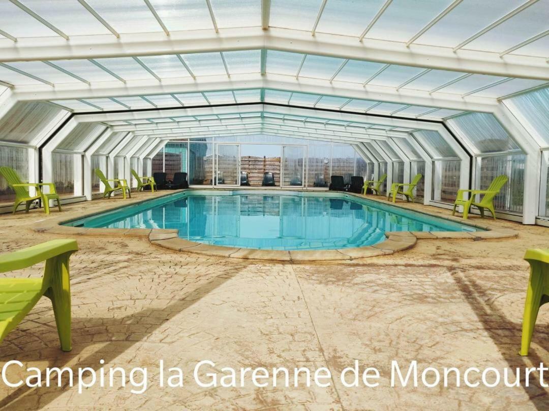 Camping La Garenne De Moncourt Rue  Exteriér fotografie